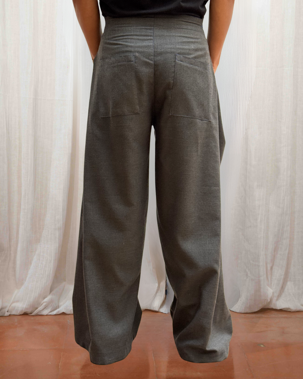 TRÄUS VOL.03 GRIS OSCURO