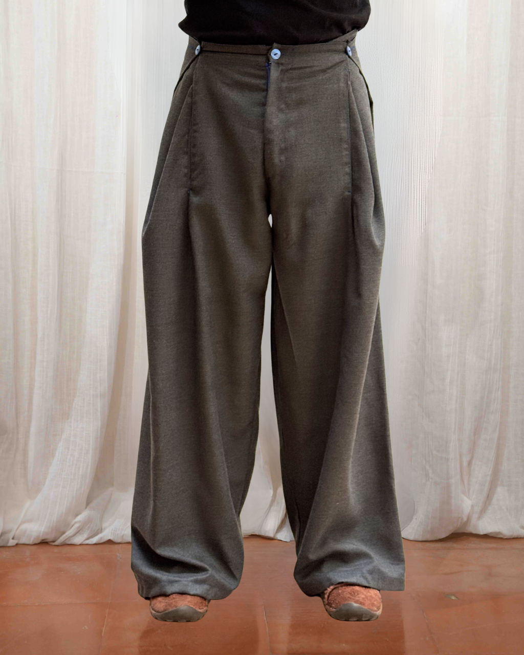 TRÄUS VOL.03 GRIS OSCURO