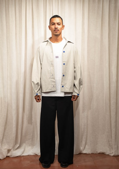 LC-OUTER.04 en gabardina – Laura Cabanas