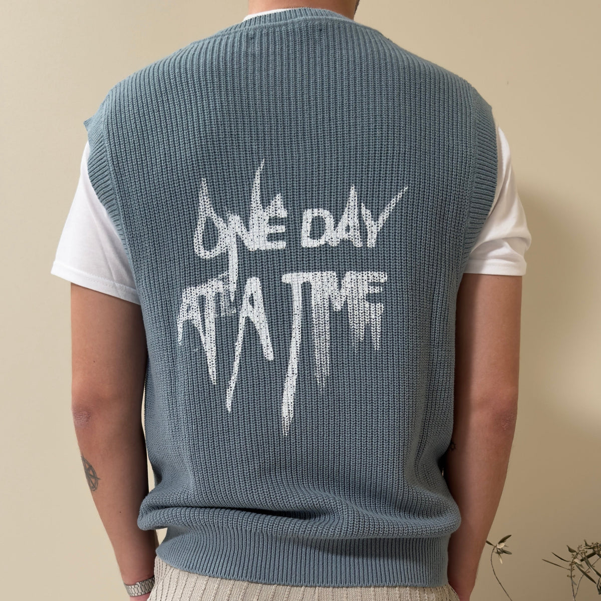 KNITTED JERSEY VEST